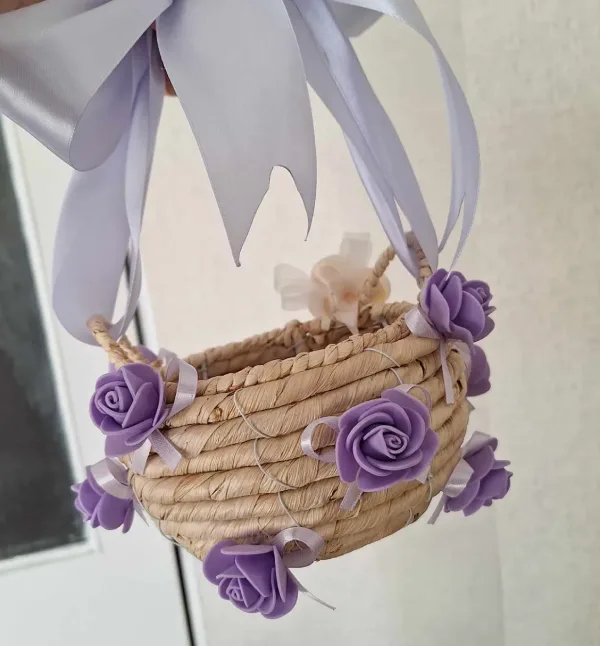 A lilac wedding basket with roses
